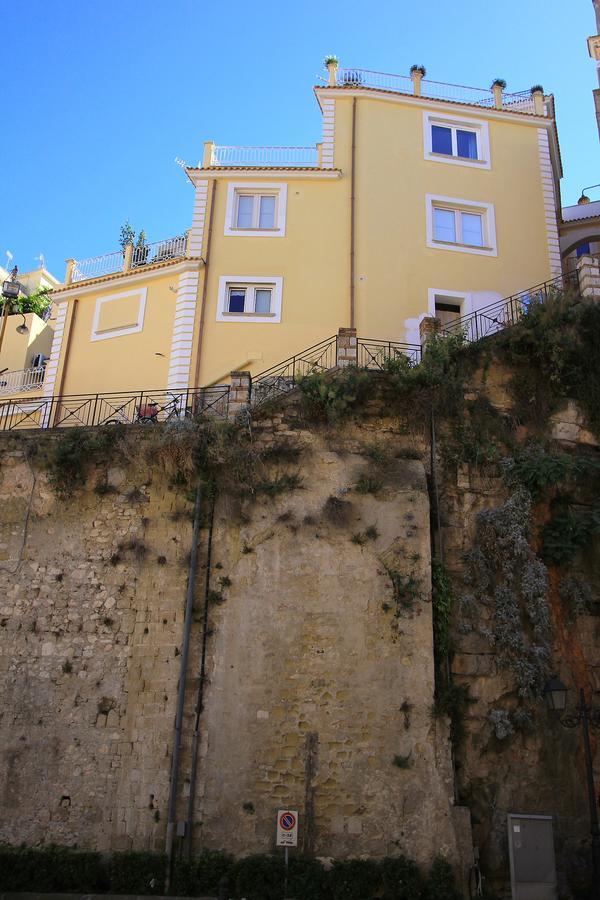 Il Viaggiatore Gaeta Medievale B&B エクステリア 写真